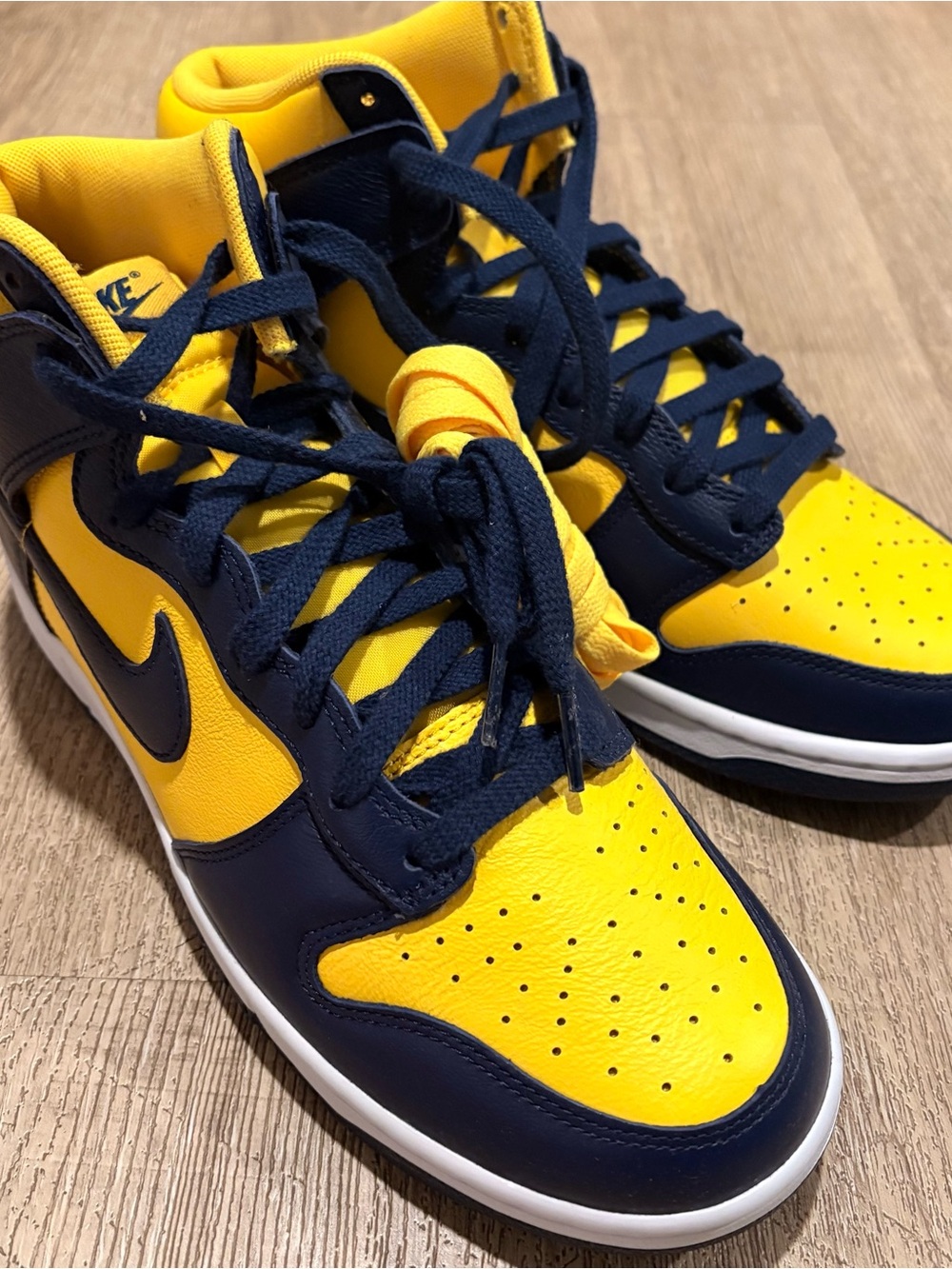 Nike Dunk Hi Retro SE Varsity Maize/Midnight Navy Men's Size 9.5 HF3143 700 New